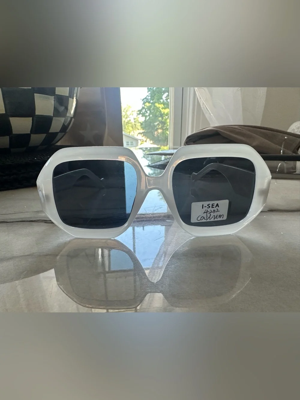 I-SEA White Oversized Geometric Sunglasses Unisex – New With Tags